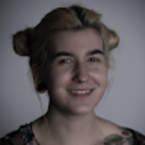 Meet your Posher, Cassandra - Picture 1 of 1